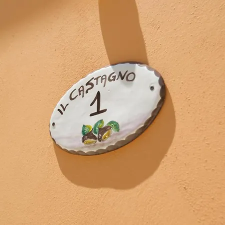 & Restaurant Il Castagneto 3* Campagna