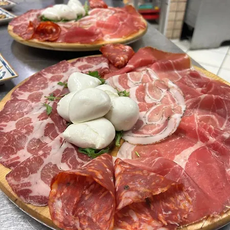 B&B & Restaurant Il Castagneto 캄파냐